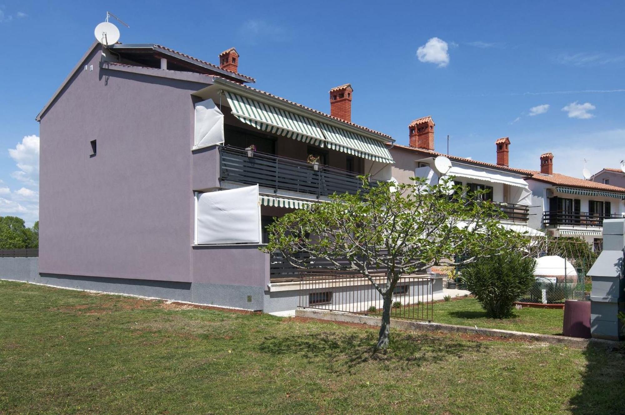 Lovely Apartments In Valbandon Fažana Eksteriør bilde